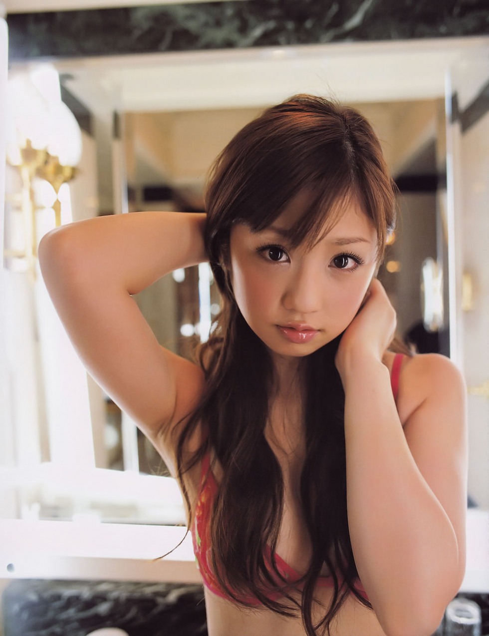 Yuko Ogura 1-25.jpg