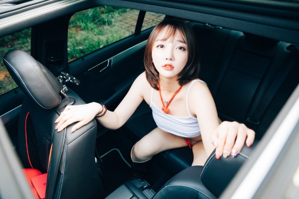 Loozy-Son-Ye-Eun-손예은-SM-CarXXX (40).jpg