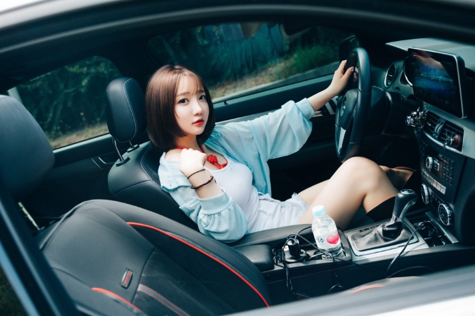 Loozy-Son-Ye-Eun-손예은-SM-CarXXX (2).jpg