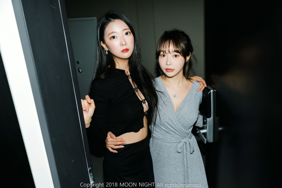 Mona (모나) & Jucy (쥬시) (1).jpg