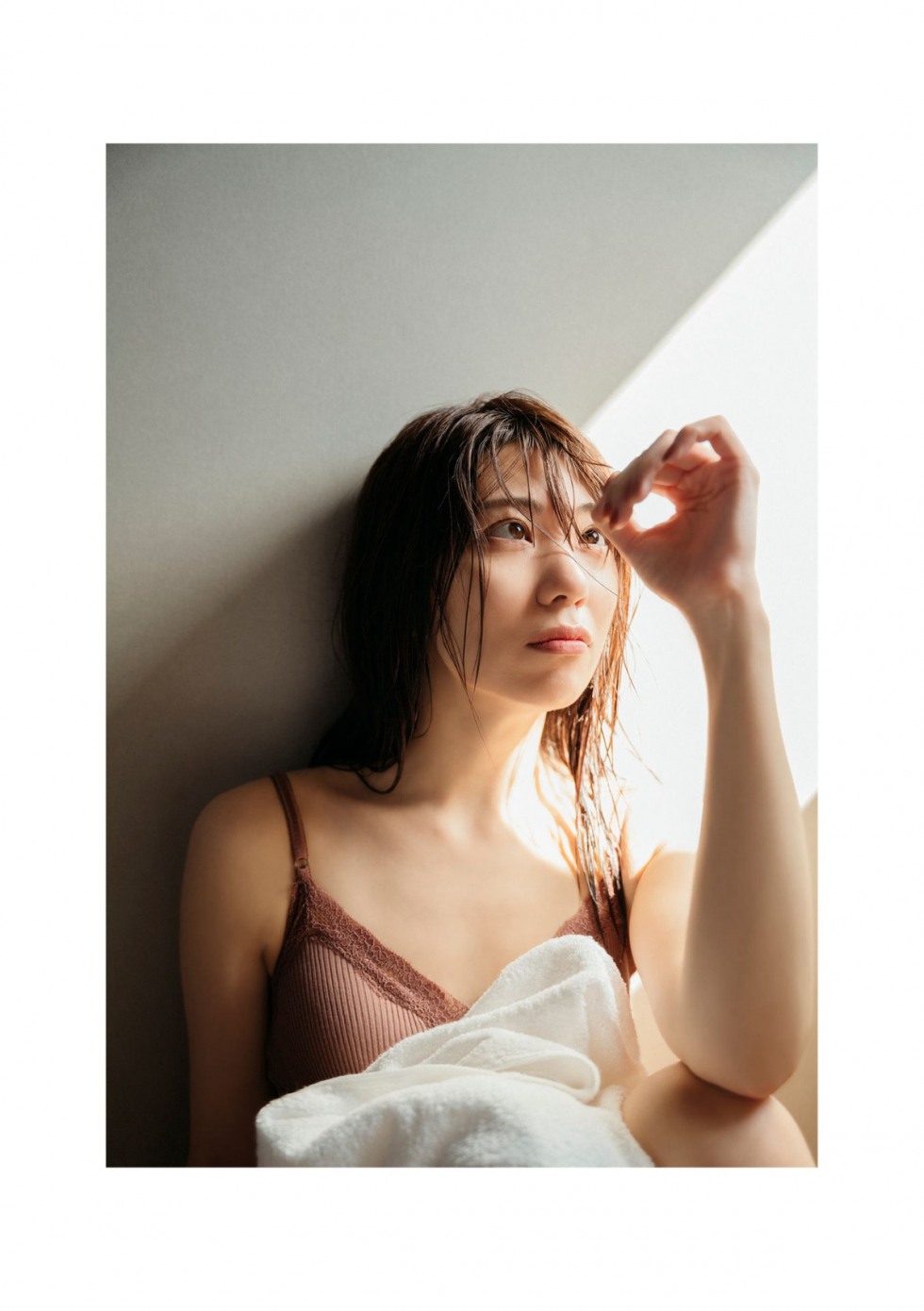 Photobook-2022-09-30-Aika-Yamagishi-山岸逢花-Torarechi-0021-9360457033.jpg