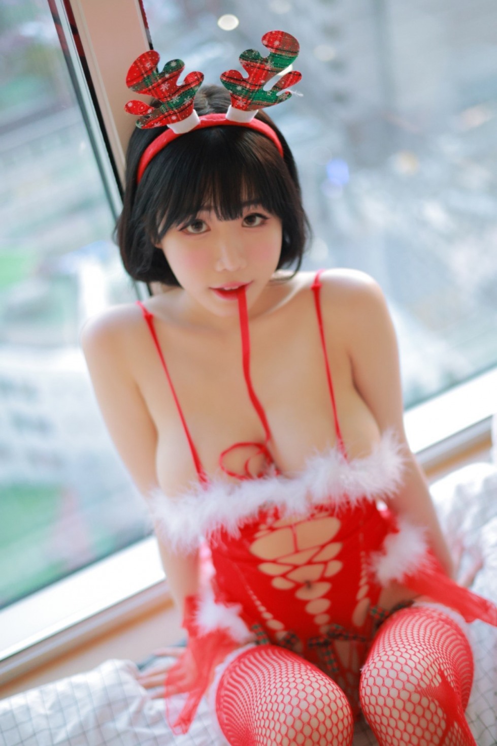 Patreon-Addielyn-에디린-Xmas-Dec-2021-0032-1666247990.jpg