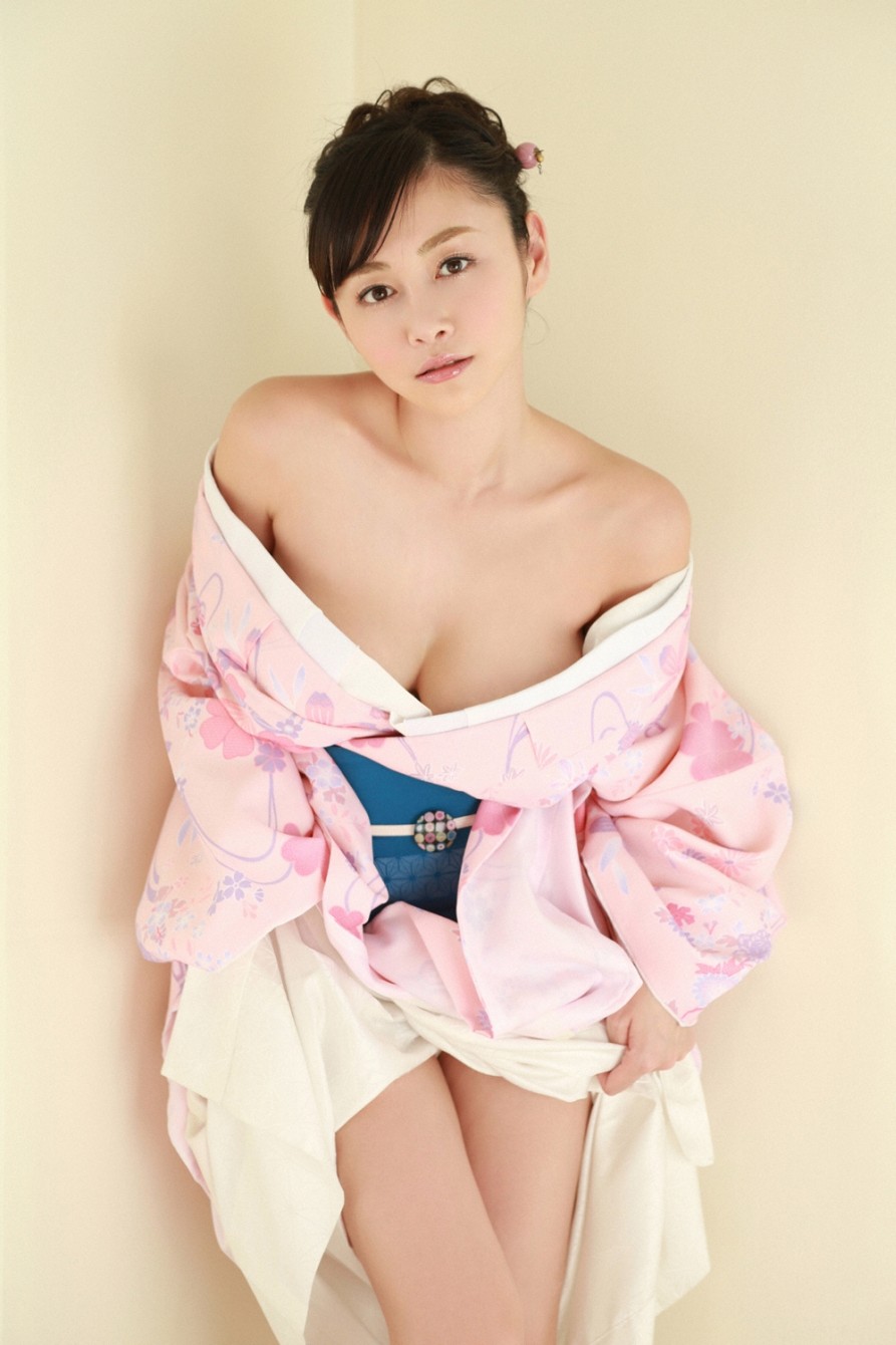 Anri Sugihara 1-11.jpg